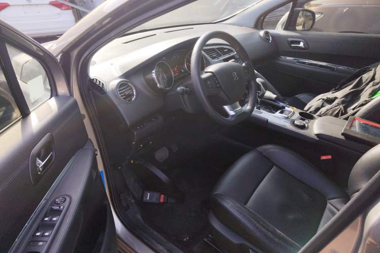 Used Peugeot 3008 2016 1.6THP Automatic Classic Edition Driver Seat