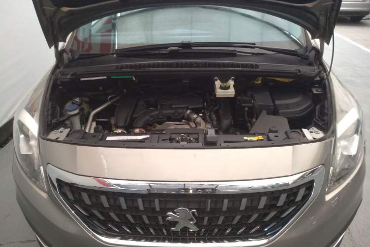Used Peugeot 3008 2016 1.6THP Automatic Trend Edition Engine Bay