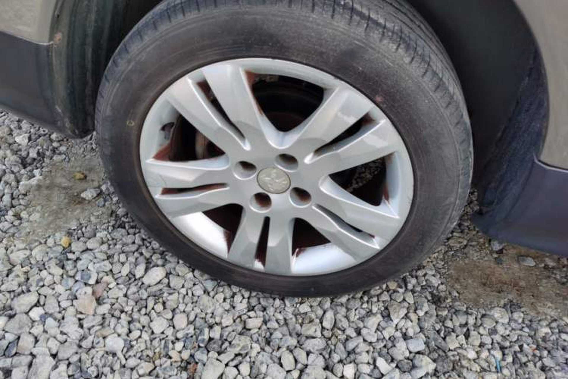 Used Peugeot 3008 2016 2.0L Automatic Standard Edition Exterior 2