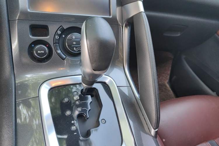 Used Peugeot 3008 2016 1.6THP Automatic Prestige Edition Gear Lever