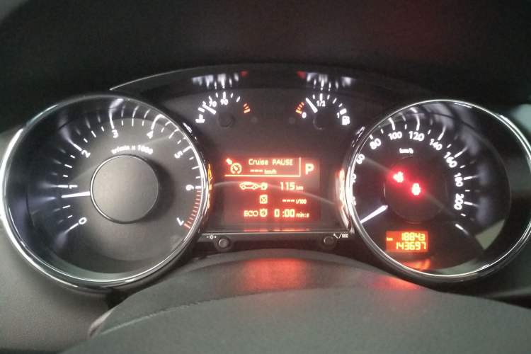 Used Peugeot 3008 2016 1.6THP Automatic Trend Edition Instrument Cluster