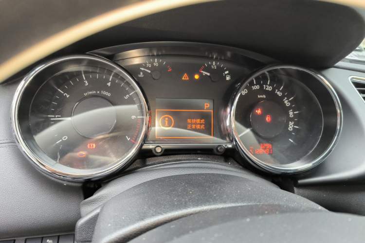 Used Peugeot 3008 2016 1.6THP Automatic Classic Edition Instrument Cluster