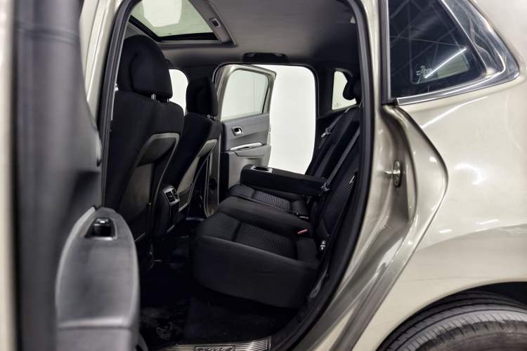 Used Peugeot 3008 2016 2.0L Automatic Standard Edition Interior 2