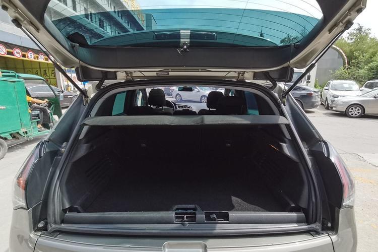 Used Peugeot 3008 2016 1.6THP Automatic Standard Edition Interior 4