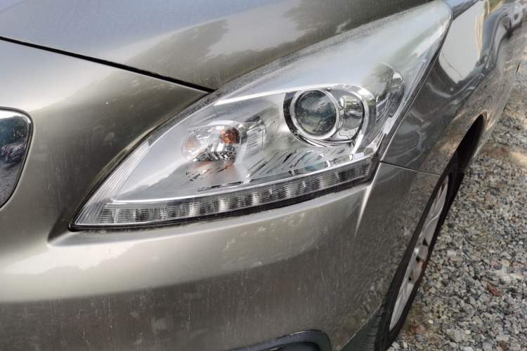 Used Peugeot 3008 2016 2.0L Automatic Standard Edition Left Front Headlight