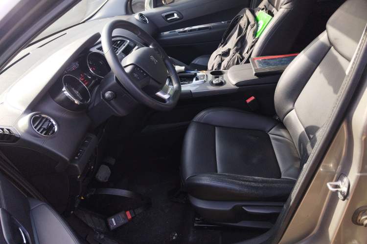 Used Peugeot 3008 2016 1.6THP Automatic Classic Edition Left Front Seat
