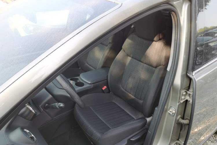 Used Peugeot 3008 2016 2.0L Automatic Standard Edition Left Front Seat