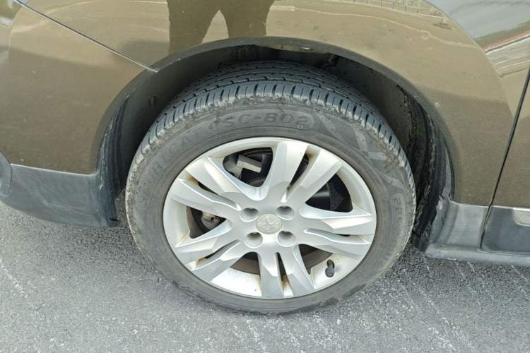 Used Peugeot 3008 2016 2.0L Manual Classic Edition Left Front Wheel Hub