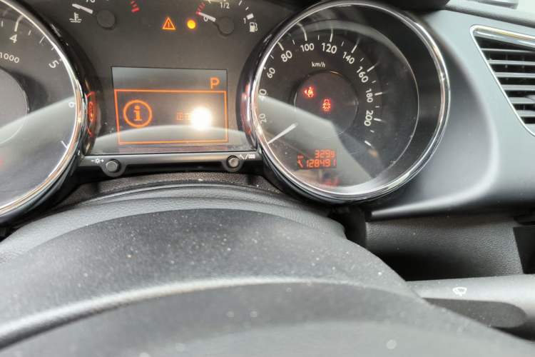 Used Peugeot 3008 2016 1.6THP Automatic Classic Edition Odometer Close Up