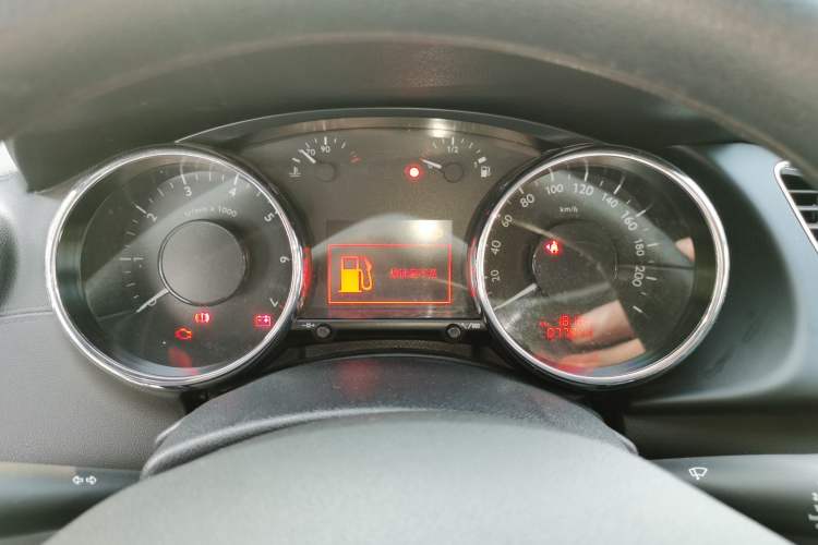 Used Peugeot 3008 2016 2.0L Automatic Standard Edition Odometer Close Up