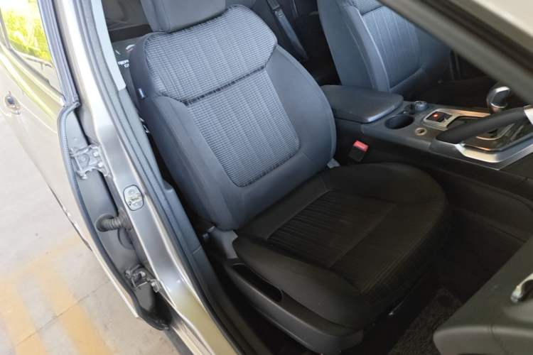 Used Peugeot 3008 2016 1.6THP Automatic Classic Edition Right Front Seat