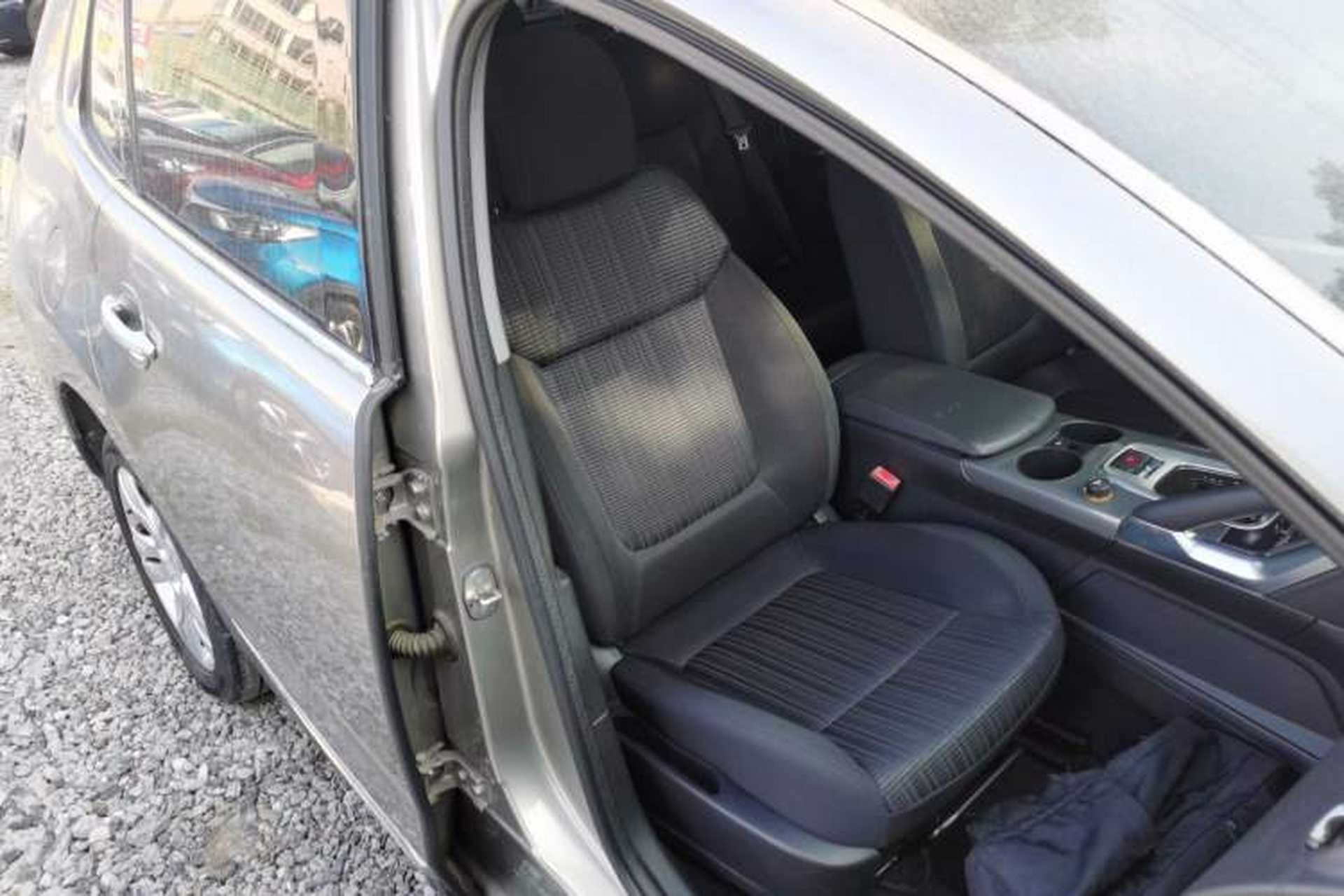 Used Peugeot 3008 2016 2.0L Automatic Standard Edition Right Front Seat