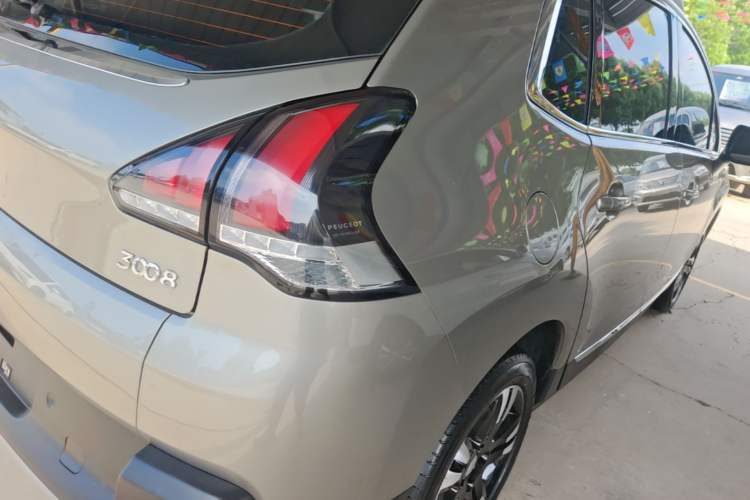 Used Peugeot 3008 2016 2.0L Automatic Classic Edition Right Rear Taillight