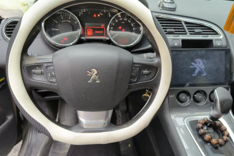 Used Peugeot 3008 2016 1.6THP Automatic Classic Edition Steering Wheel