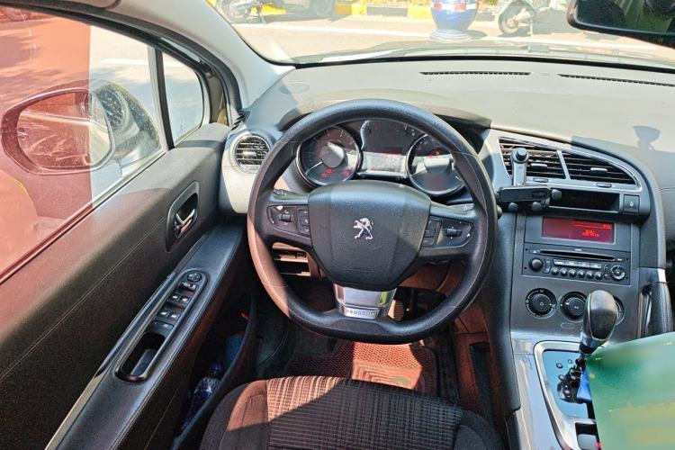 Used Peugeot 3008 2016 2.0L Automatic Classic Edition Steering Wheel