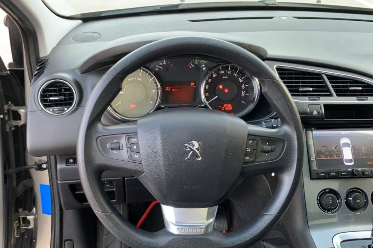 Used Peugeot 3008 2016 2.0L Automatic Classic Edition Steering Wheel
