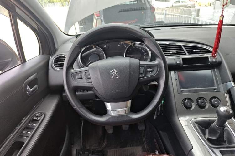 Used Peugeot 3008 2016 2.0L Manual Classic Edition Steering Wheel