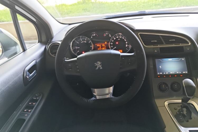 Used Peugeot 3008 2016 1.6THP Automatic Classic Edition Steering Wheel
