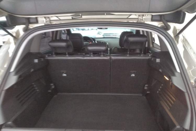 Used Peugeot 3008 2016 1.6THP Automatic Trend Edition Trunk