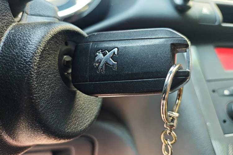 Used Peugeot 3008 2016 2.0L Automatic Classic Edition Vehicle Key