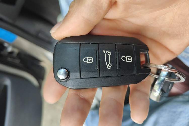 Used Peugeot 3008 2016 1.6THP Automatic Prestige Edition Vehicle Key