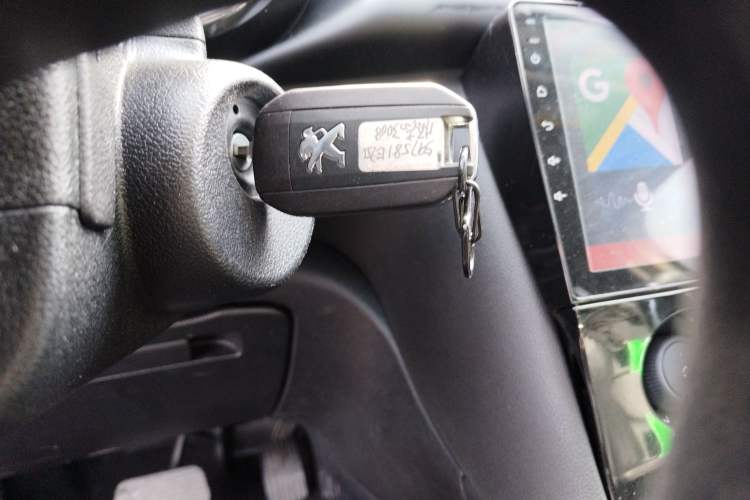 Used Peugeot 3008 2016 1.6THP Automatic Classic Edition Vehicle Key