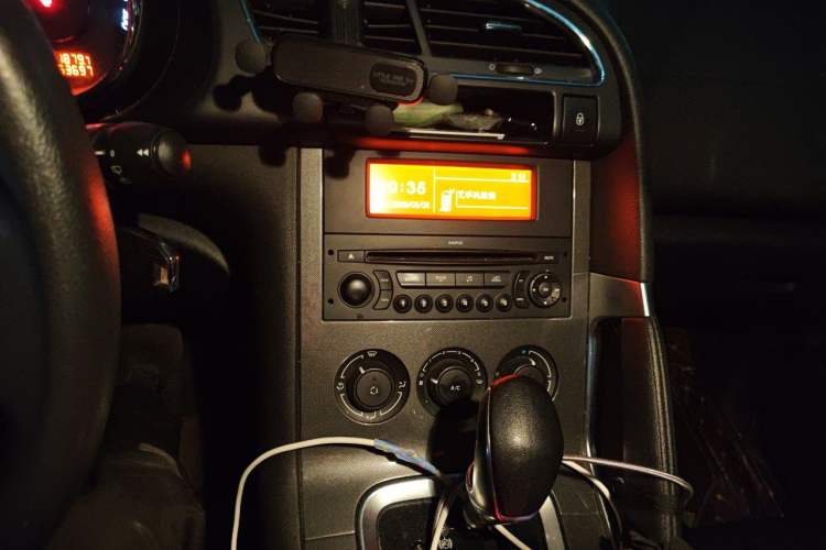 Used Peugeot 3008 2016 2.0L Automatic Classic Edition Audio And AC Panel