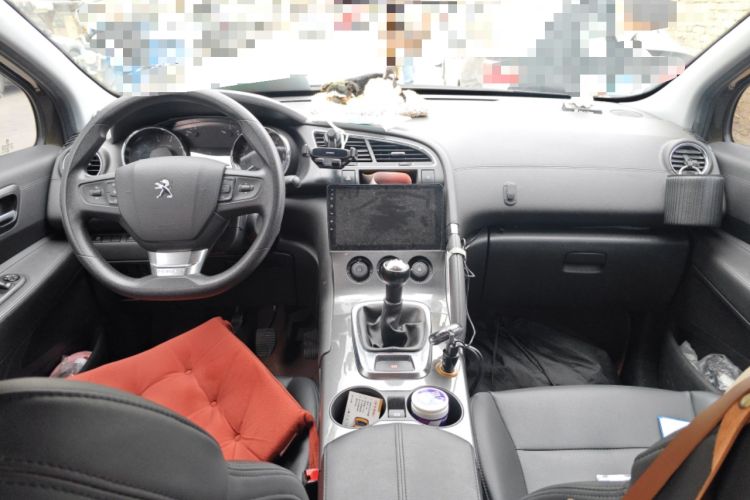 Used Peugeot 3008 2016 2.0L Manual Classic Edition Center Console