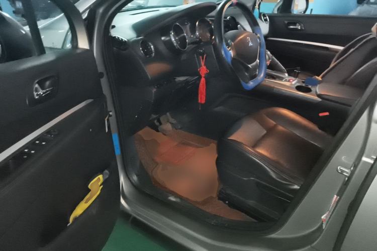 Used Peugeot 3008 2016 2.0L Automatic Standard Edition Driver Seat