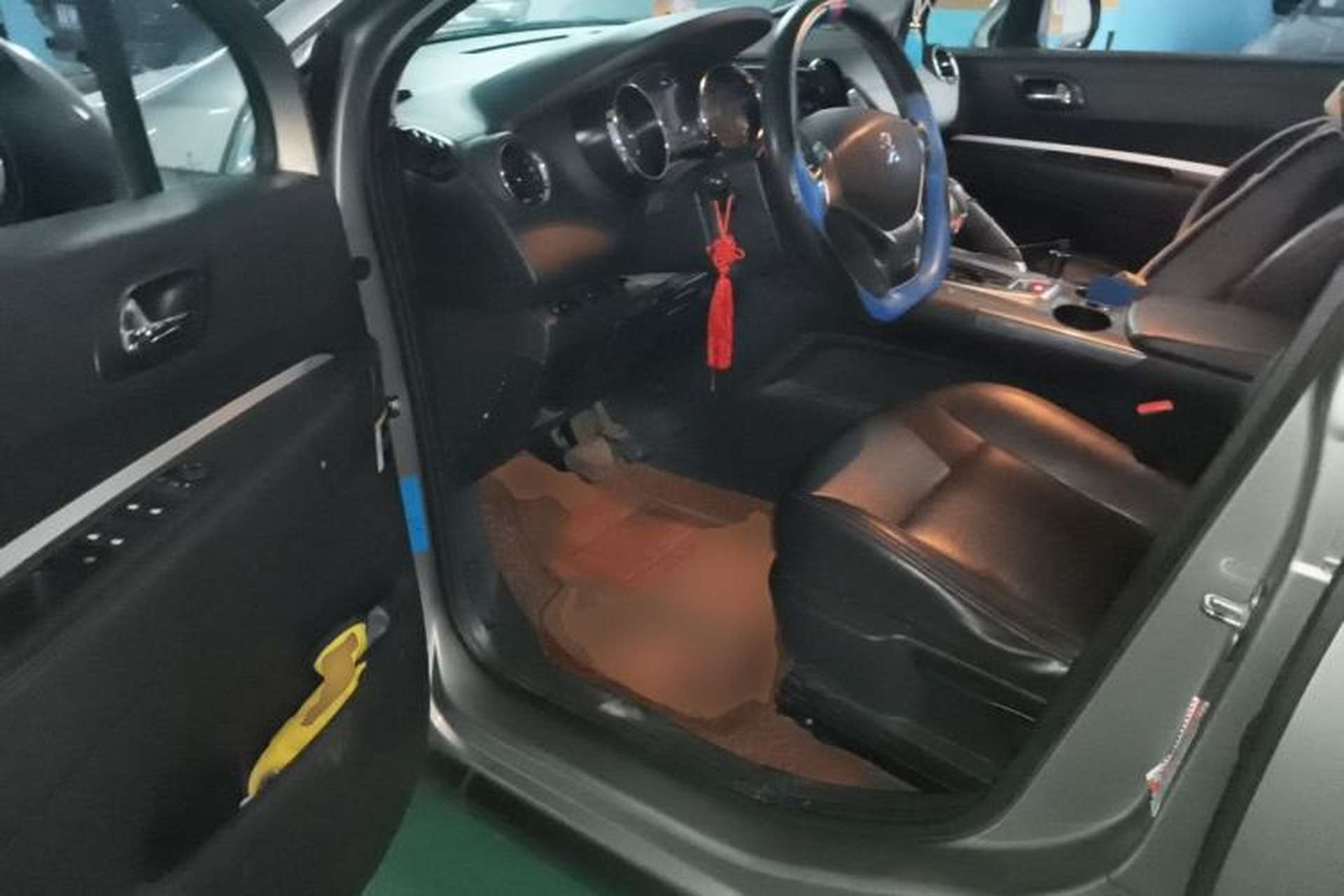 Used Peugeot 3008 2016 2.0L Automatic Standard Edition Driver Seat