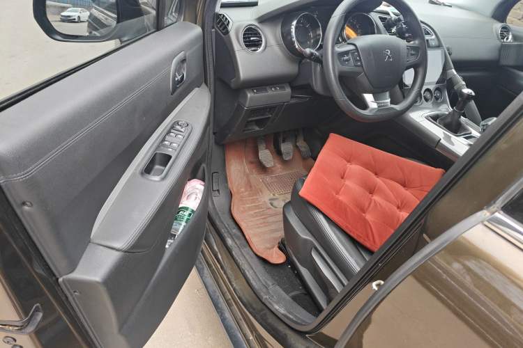 Used Peugeot 3008 2016 2.0L Manual Classic Edition Driver Seat