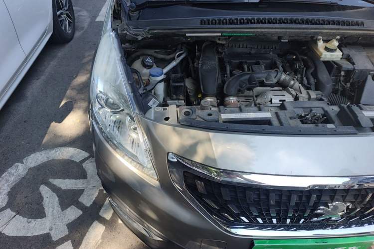 Used Peugeot 3008 2016 1.6THP Automatic Standard Edition Engine Bay Right