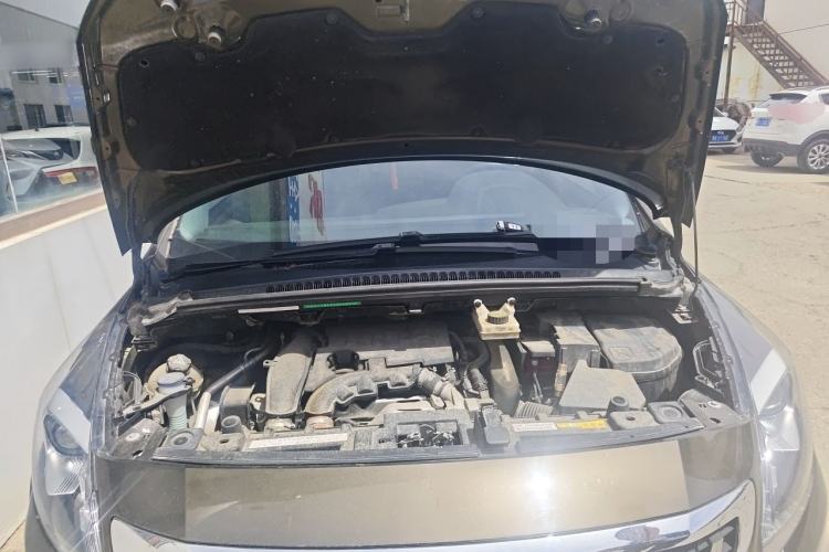 Used Peugeot 3008 2016 1.6THP Automatic Trend Edition Engine Bay