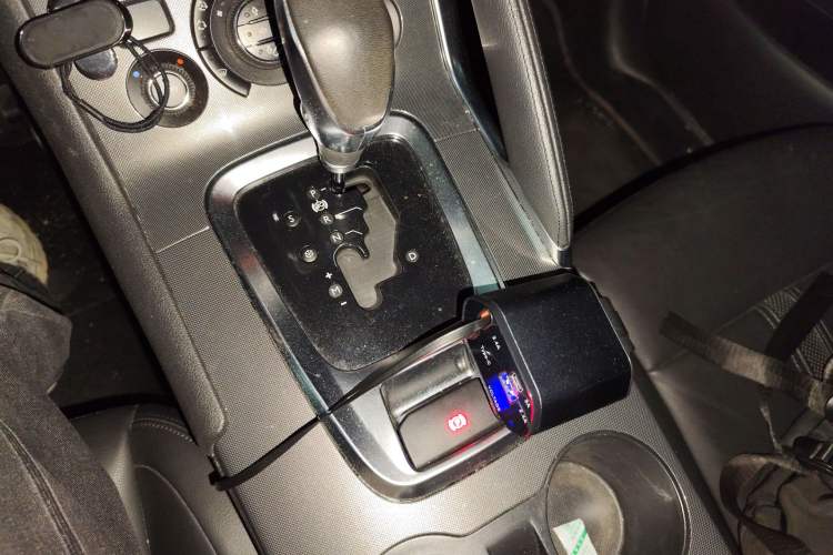 Used Peugeot 3008 2016 1.6THP Automatic Trend Edition Gear Lever