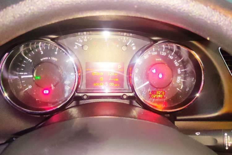 Used Peugeot 3008 2016 1.6THP Automatic Classic Edition Instrument Cluster