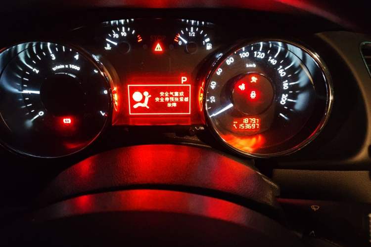 Used Peugeot 3008 2016 2.0L Automatic Classic Edition Odometer Close Up