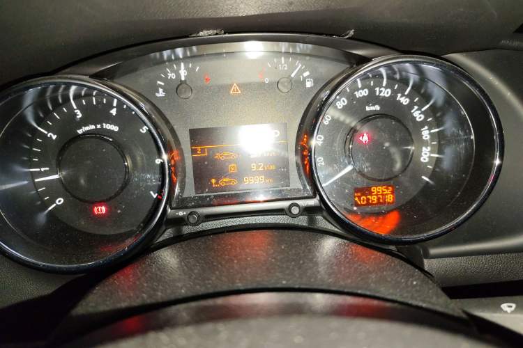Used Peugeot 3008 2016 1.6THP Automatic Trend Edition Odometer Close Up