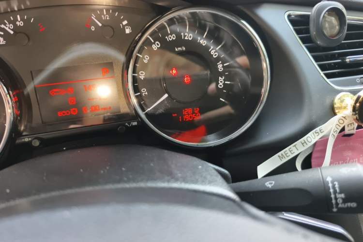 Used Peugeot 3008 2016 1.6THP Automatic Prestige Edition Odometer Close Up