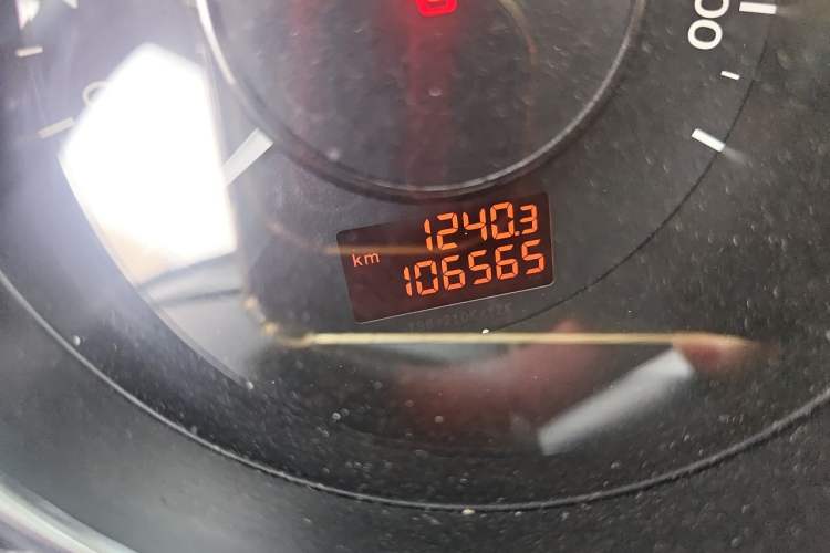 Used Peugeot 3008 2016 1.6THP Automatic Trend Edition Odometer Close Up