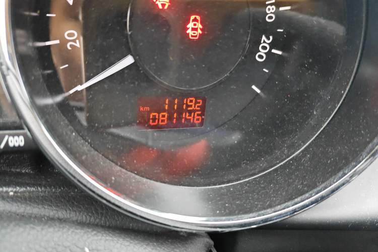 Used Peugeot 3008 2016 2.0L Manual Classic Edition Odometer Close Up