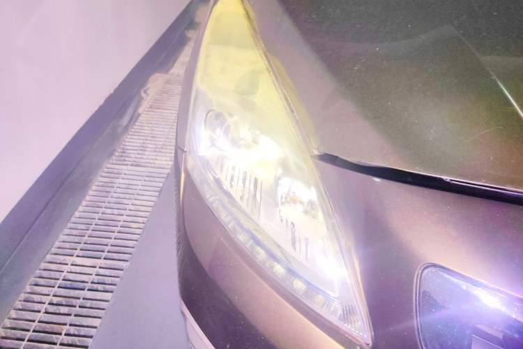 Used Peugeot 3008 2016 1.6THP Automatic Classic Edition Right Front Headlight