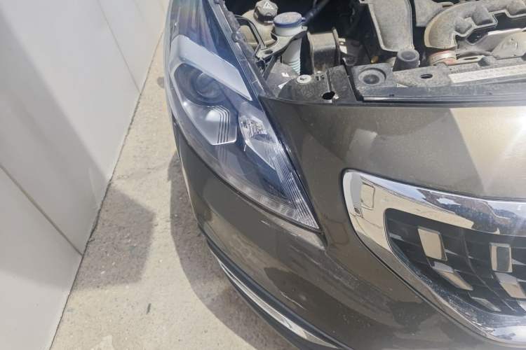Used Peugeot 3008 2016 1.6THP Automatic Trend Edition Right Front Headlight
