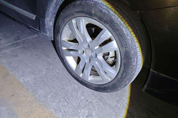 Used Peugeot 3008 2016 2.0L Automatic Classic Edition Right Front Wheel Hub