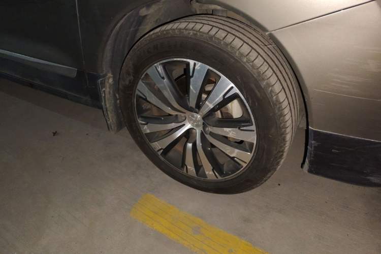 Used Peugeot 3008 2016 1.6THP Automatic Trend Edition Right Front Wheel Hub