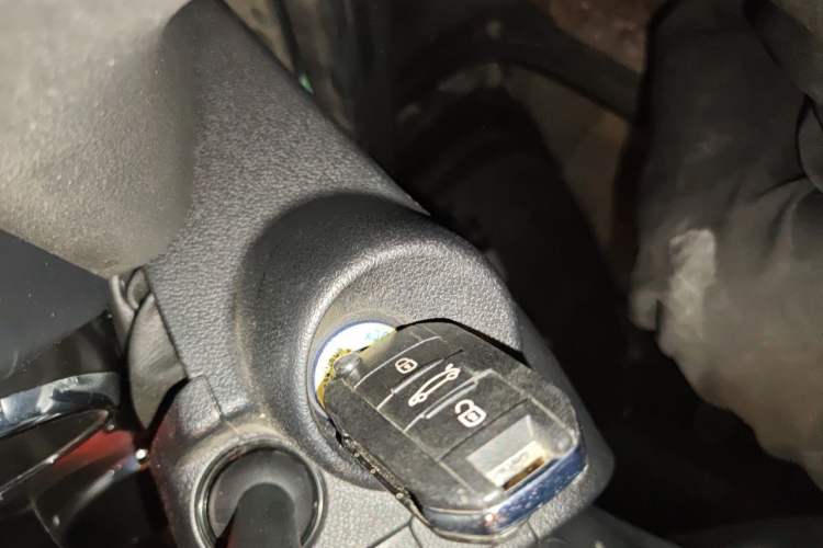 Used Peugeot 3008 2016 2.0L Automatic Classic Edition Vehicle Key