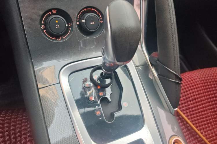 Used Peugeot 3008 2016 2.0L Automatic Trend Edition Gear Lever