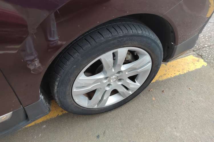 Used Peugeot 3008 2016 1.6THP Automatic Classic Edition Right Rear Wheel Hub