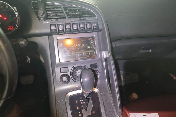 Used Peugeot 3008 2016 1.6THP Automatic Prestige Edition Audio And AC Panel