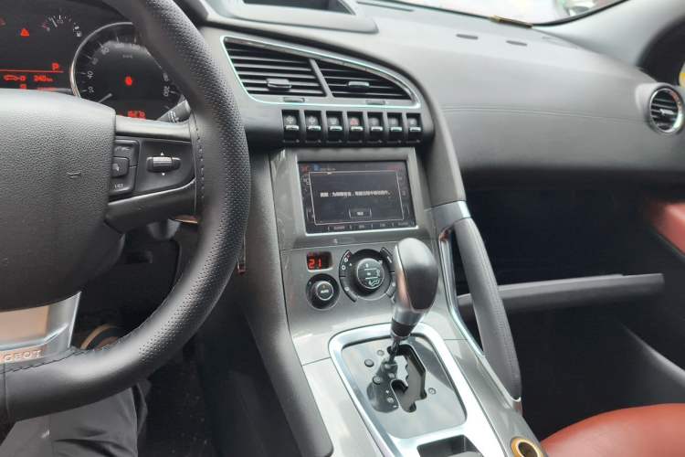 Used Peugeot 3008 2016 1.6THP Automatic Prestige Edition Audio And AC Panel