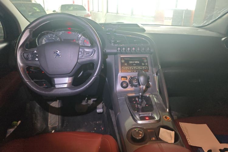 Used Peugeot 3008 2016 1.6THP Automatic Prestige Edition Center Console